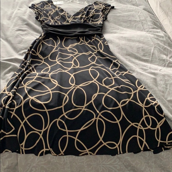 Maggy London size 8 Black and Tan dress - Picture 3 of 5